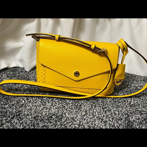 MICHAEL Michael Kors Handbags - ✨2XHost Pick✨ MICHAEL Michael Kors Crossbody